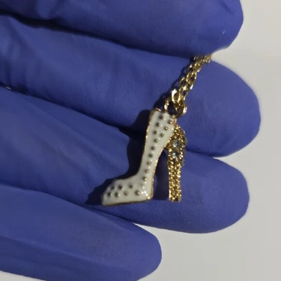 Gold & White High Heel Stiletto Pendant Necklace – Fashion Charm Jewelry Women - Picture 5 of 7